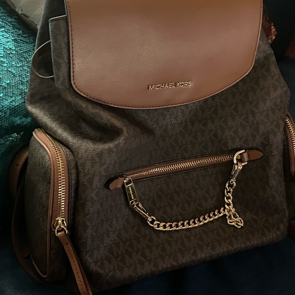 Michael Kors Jet Set Large Logo Backpack - Picture 6 of 14